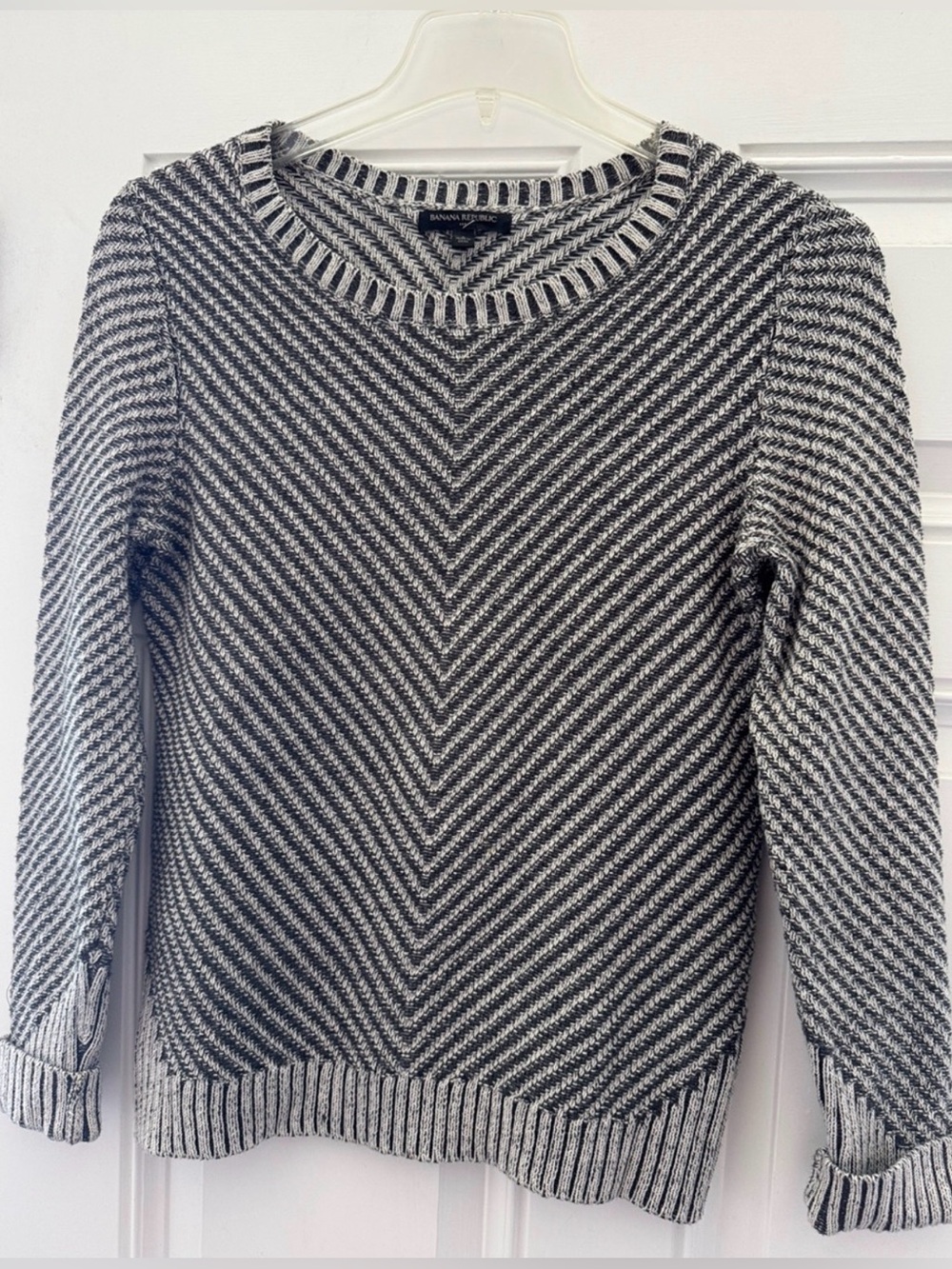 Banana Republic Sweater - Gray & White